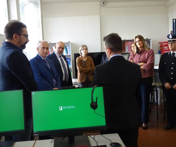 Un momento del sopralluogo inaugurale dell'aula universitaria digitalizzata di Rebibbia Nuovo complesso.